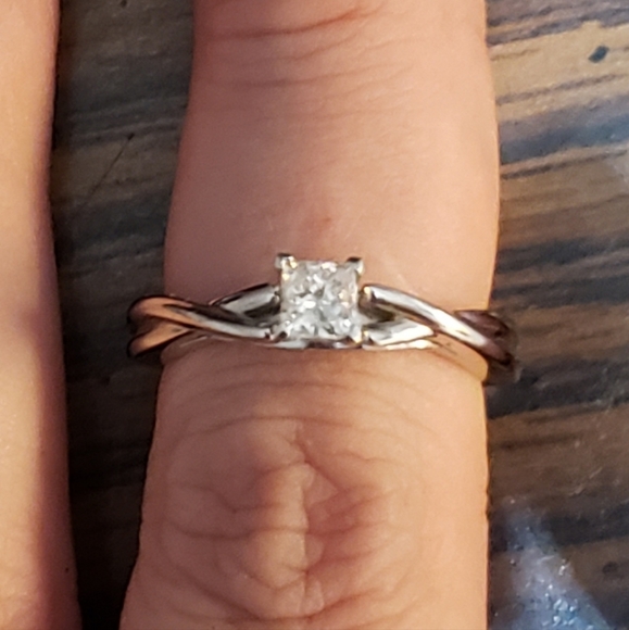 Ring - Picture 4 of 4